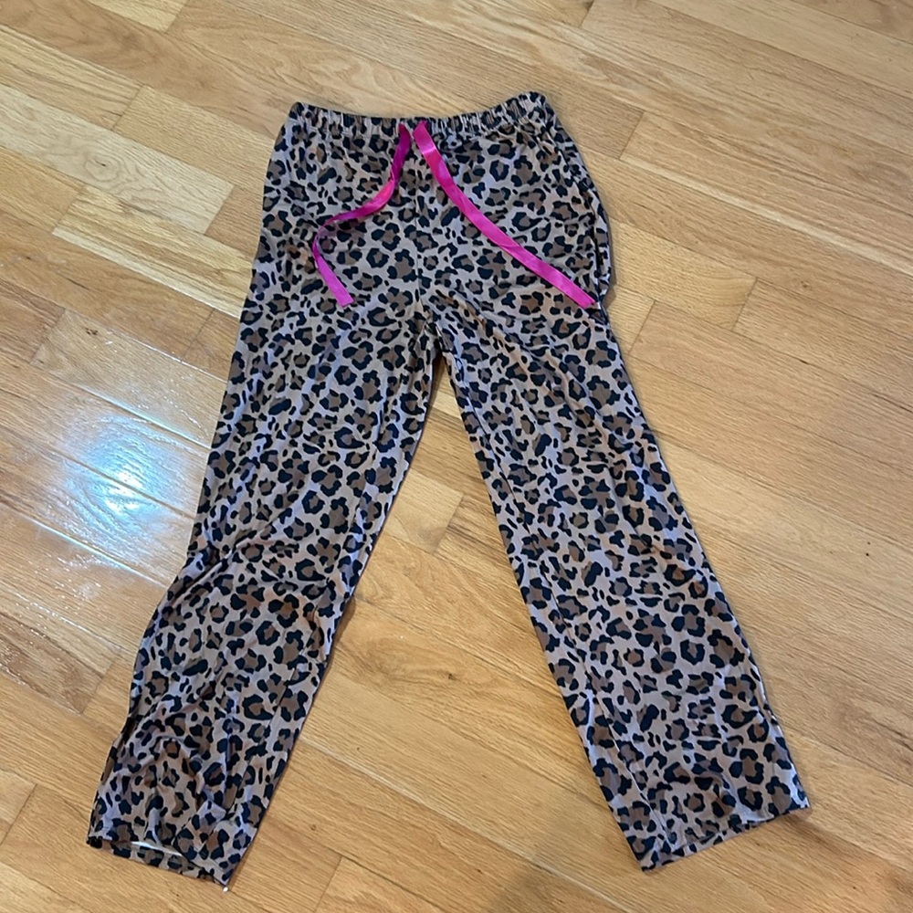 Simply Southern Leopard Print Womens Pajama Pants Size M-L with pink string
